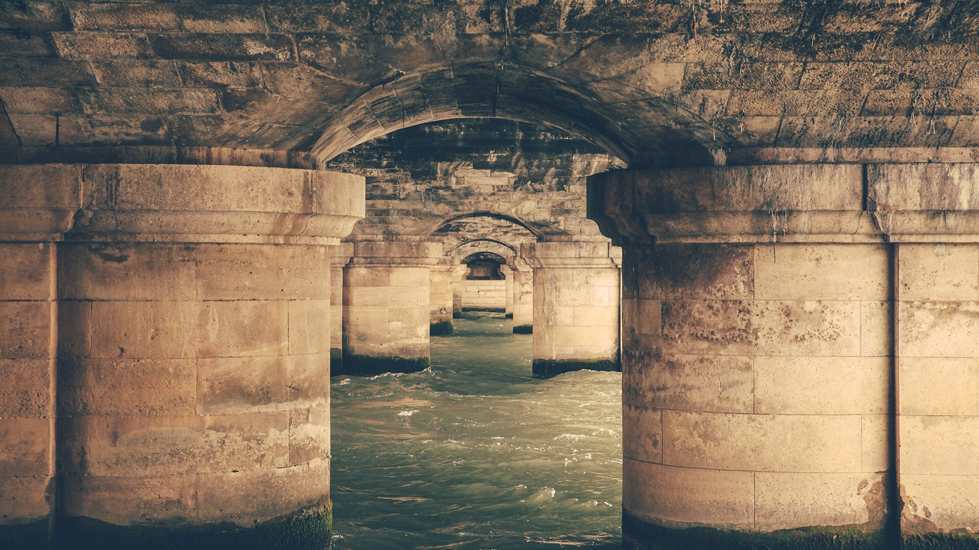 Bridge in Paris